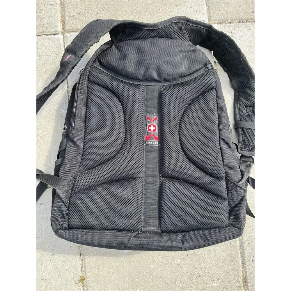 WTRA-18-JH-3106 Wenger Swiss Army Original Laptop Hiking Backpack Media Pocket
